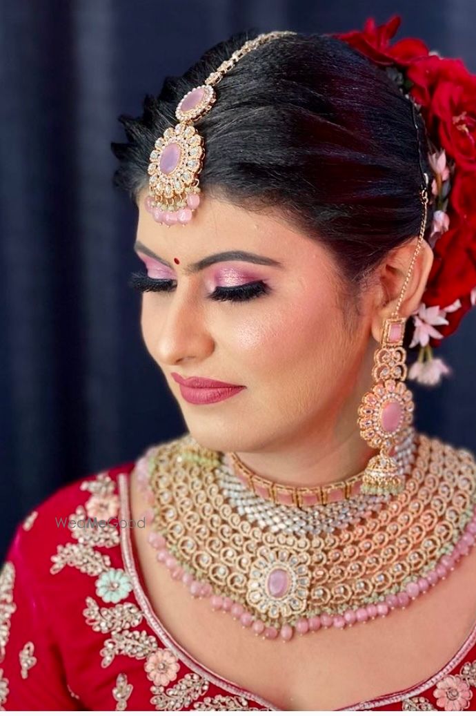 Photo By Makeovers By Vidushi - Bridal Makeup