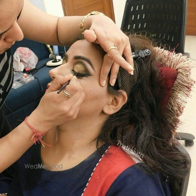 Photo By Makeovers by Preeti Khatri - Bridal Makeup