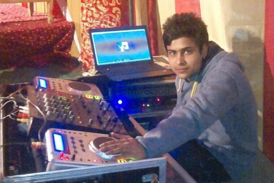 DJ Akhilesh Entertainer