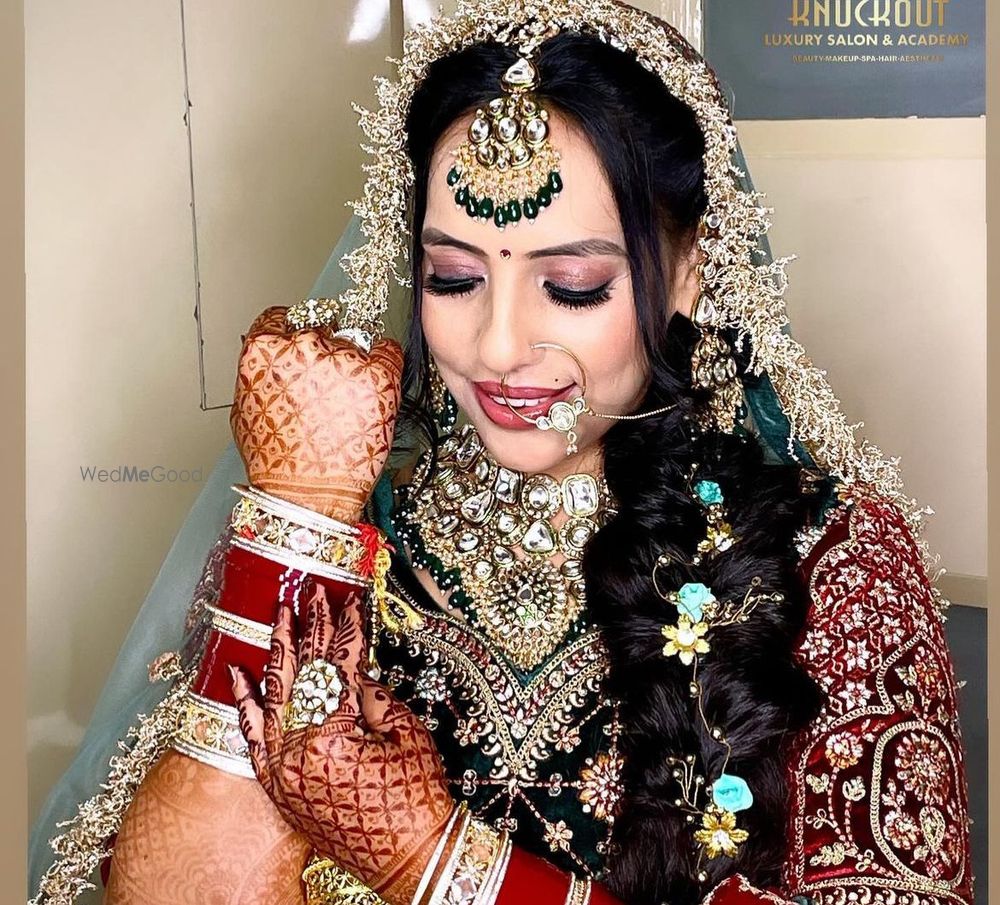 Knuckout Unisex Salon N Spa