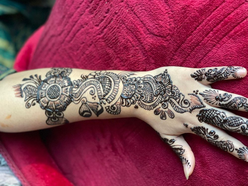 Many Mehendi