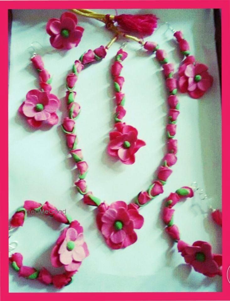 Photo By Props & More - Jewellery