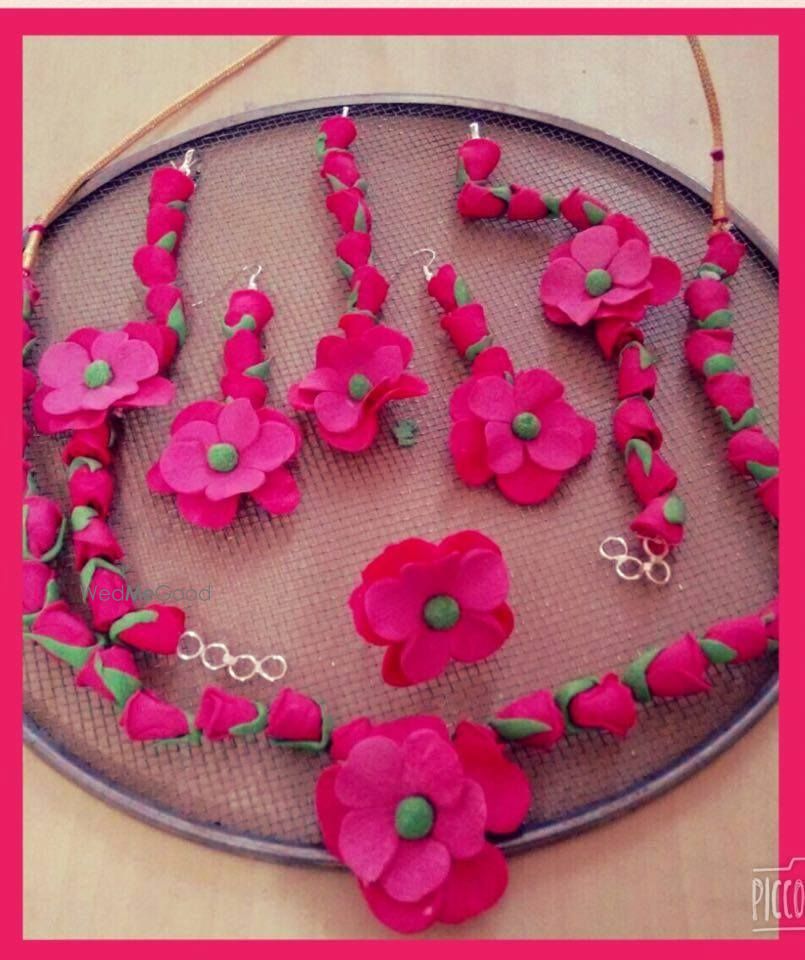 Photo By Props & More - Jewellery