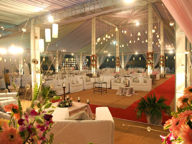 Photo By Komfort Banquets - Venues