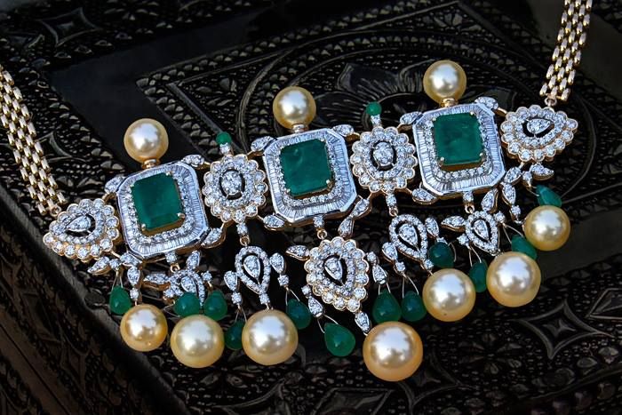 Photo of diamond and emerald choker with pearl drops