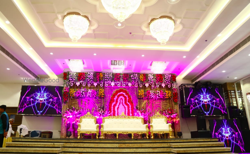 Green Lounge Banquets Peeragarhi