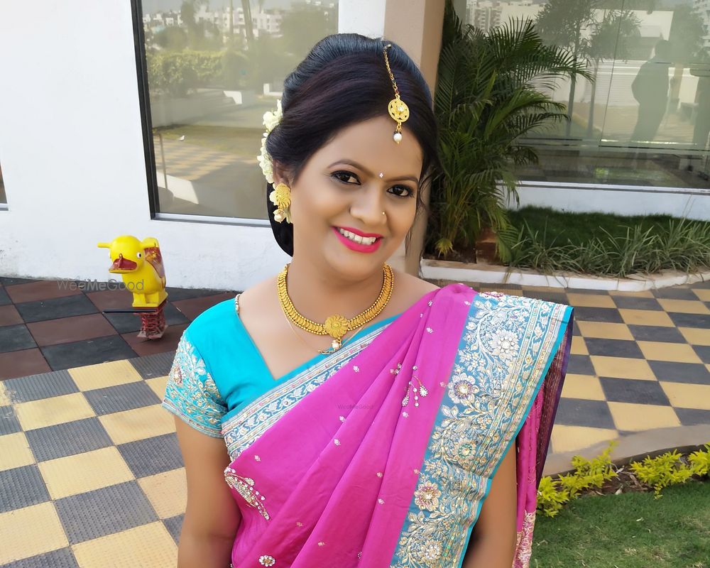 Photo By Magicc Mirror Beauty N Hair - Bridal Makeup