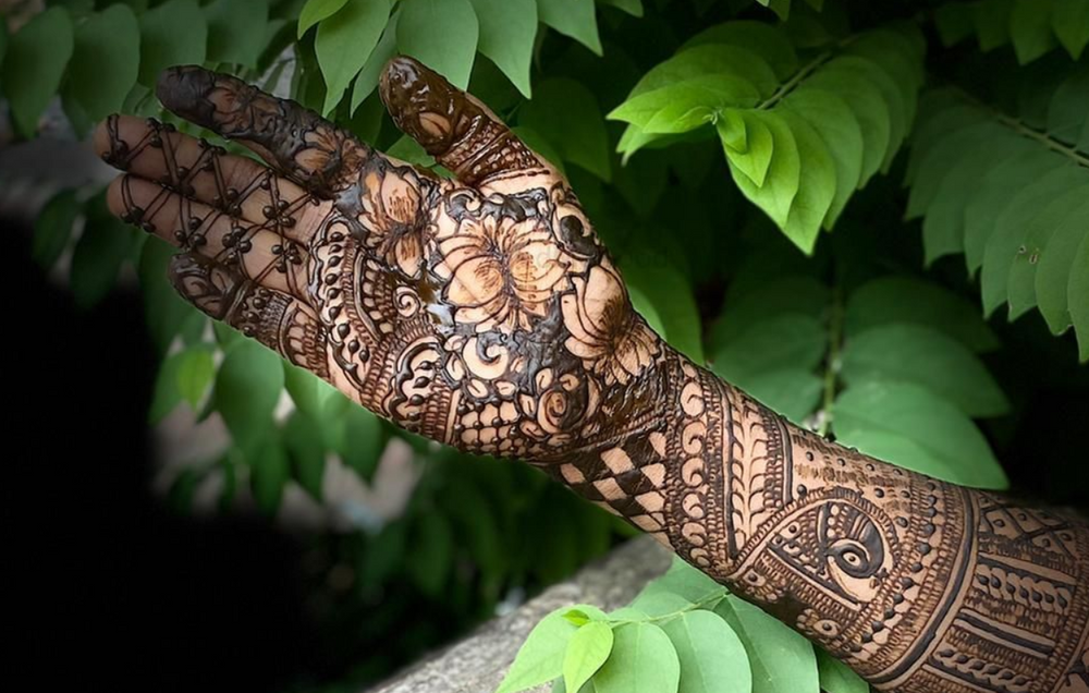 Ajuraj's Henna