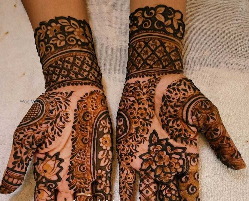 Jai Shri Krishna Mehndi Design
