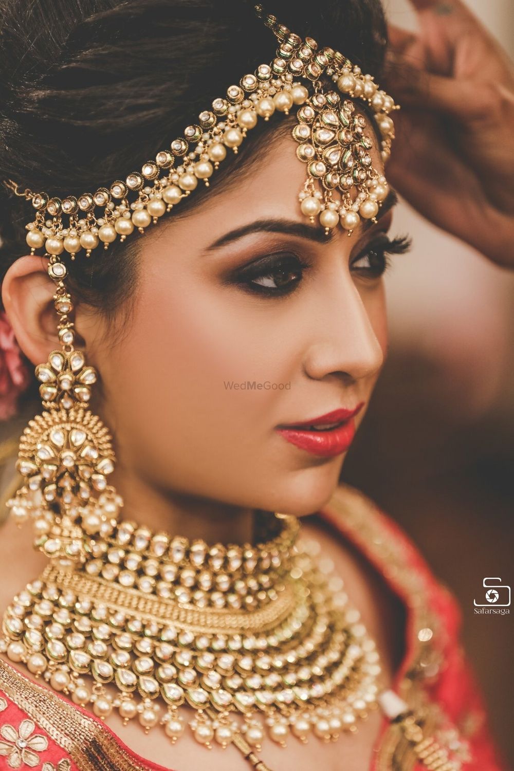 Photo of Bridal jewellery with mathaptti and necklace with pearls