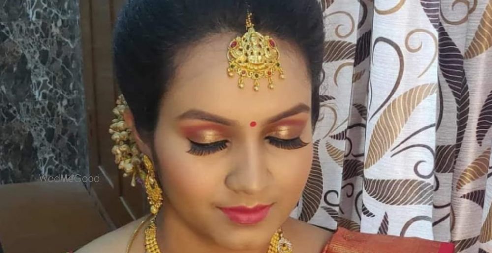 Devi Hair Makeup Artist