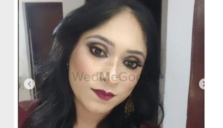 Nishat Azmi Makeup Artist