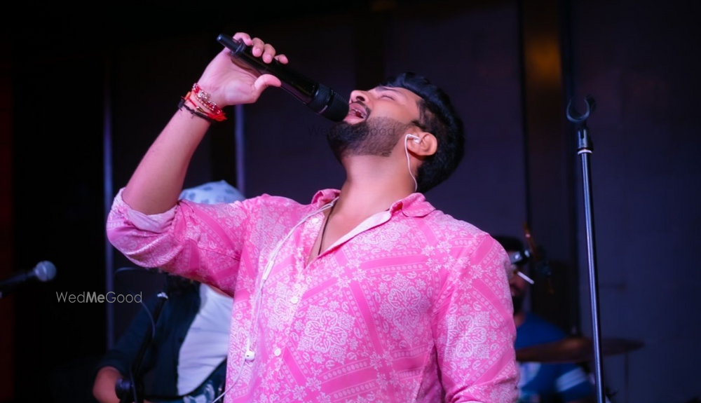 Photo By Abhay Pal Live ft. Hamsa - Wedding Entertainment 