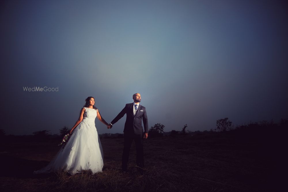 Photo By Wedding Locks (Fine Art Luxury Wedding Photo and Cinema) - Photographers