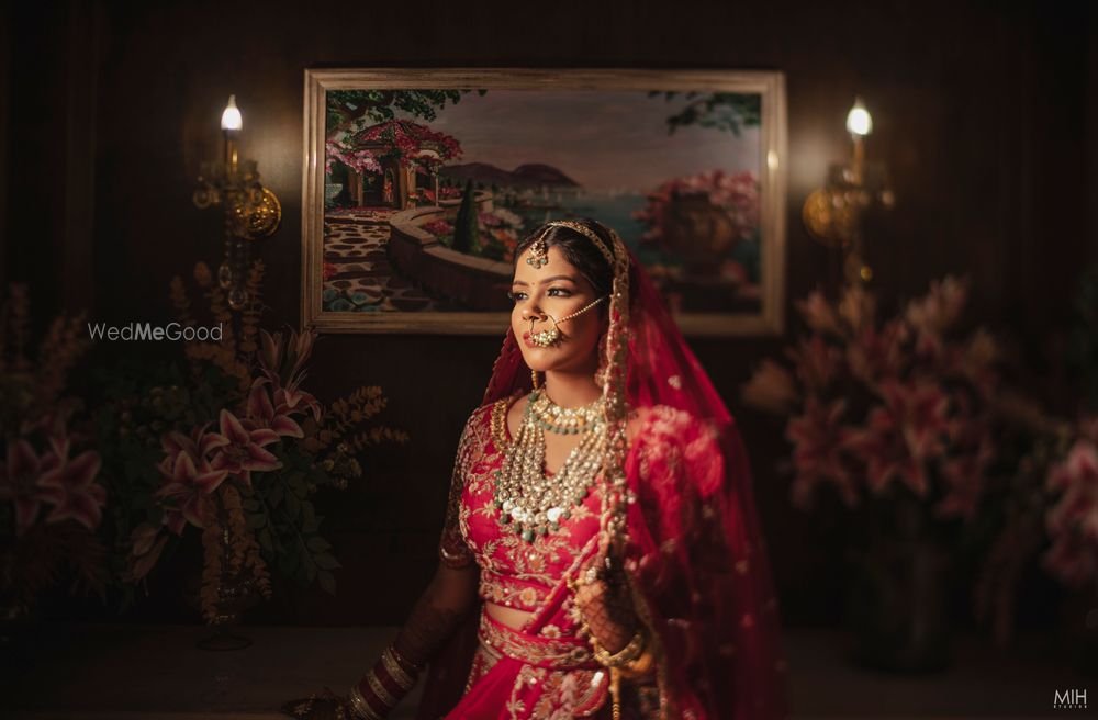 Photo By Makeovers by Meenakshi - Bridal Makeup