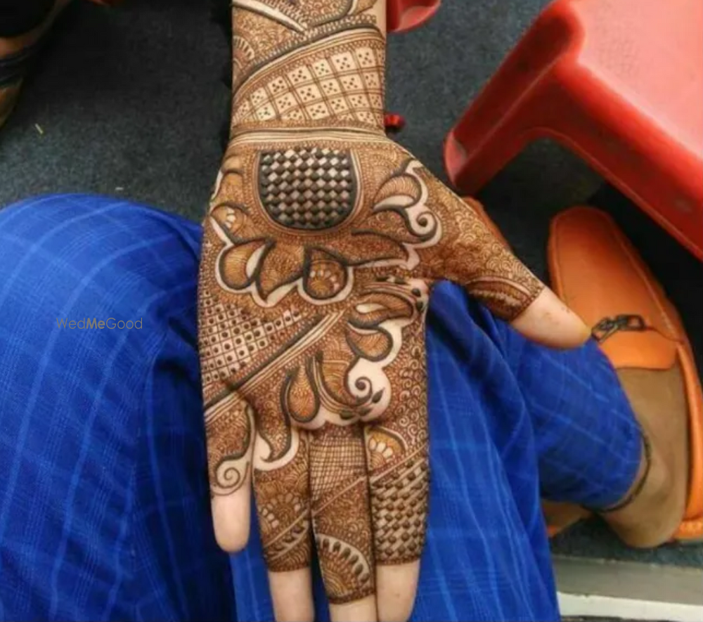 Ravi Mehandi Artist