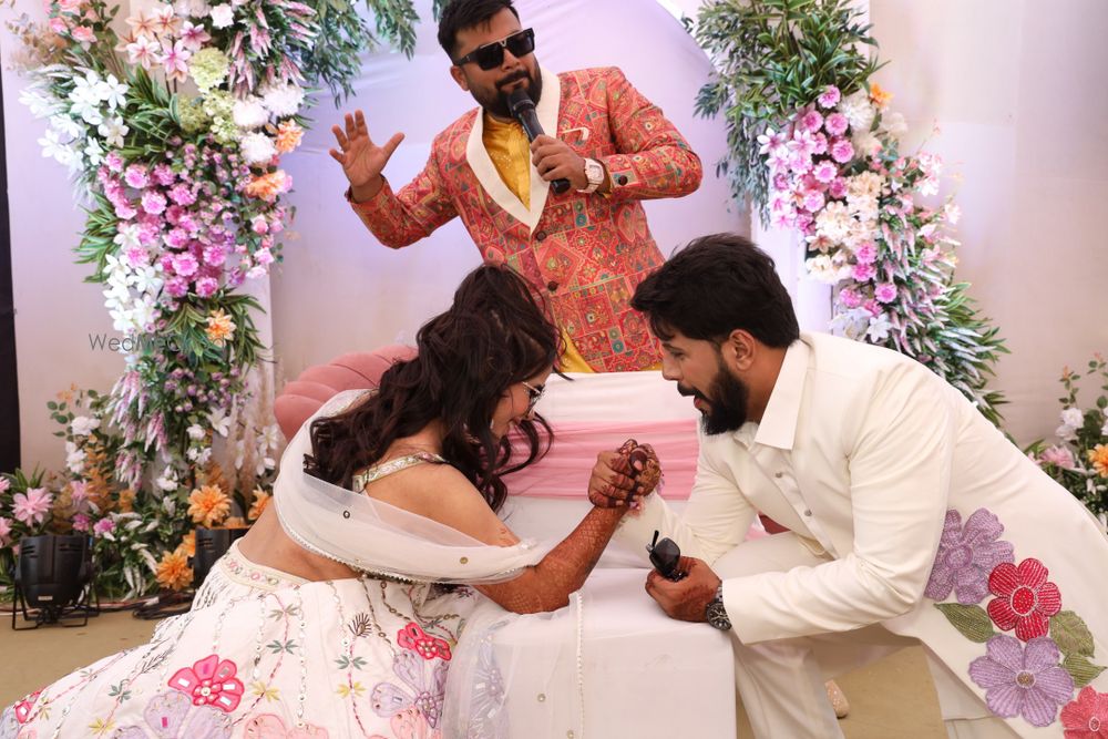 Photo By Anchor Aman & Reetika (Solo & Couple Wedding Anchoring) - Wedding Entertainment 