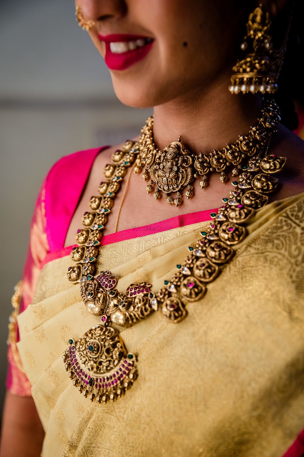 Photo of A bride flaunting her gold, temple jewellery
