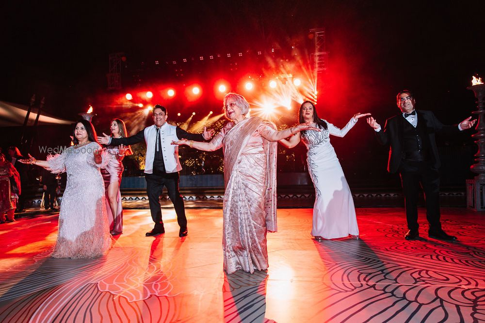 Photo By Darrshan Mehta Sangeet - Sangeet Choreographer