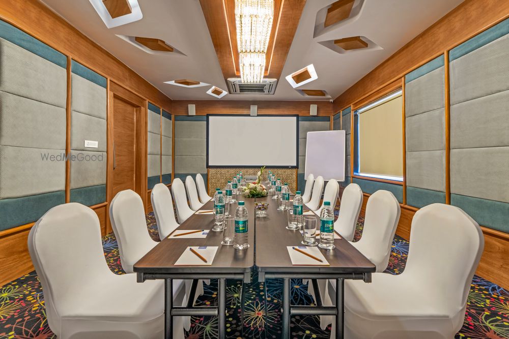 Photo By Shyama Sarovar Portico Orai - Venues