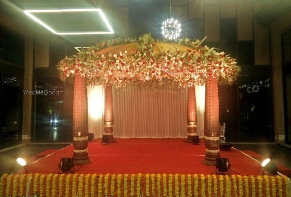 Photo By Tahani Flowers India - Decorators
