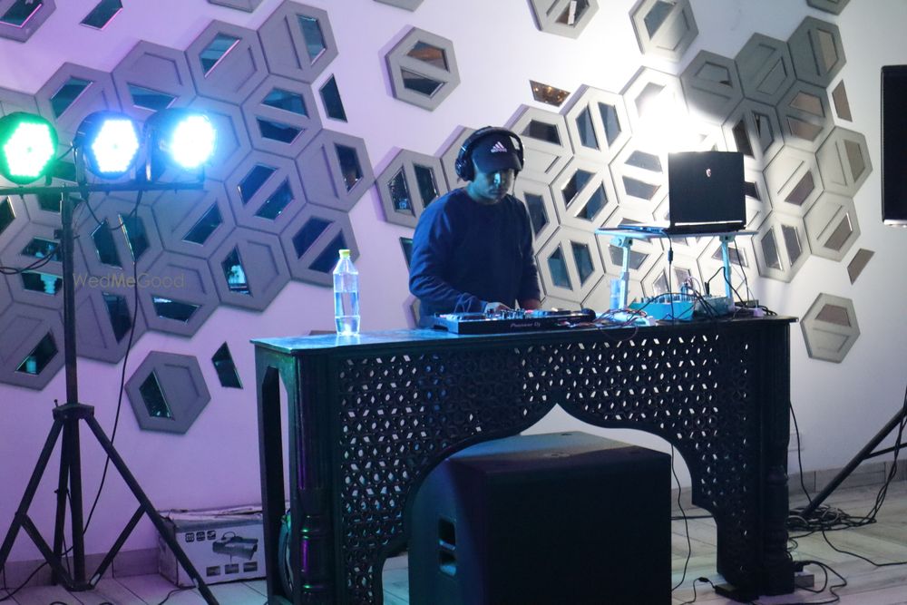 Photo By Pickle M - DJs