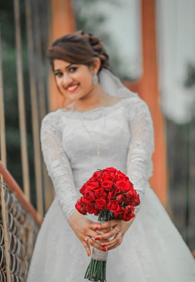 Photo By Laura Wedding Company - Photographers