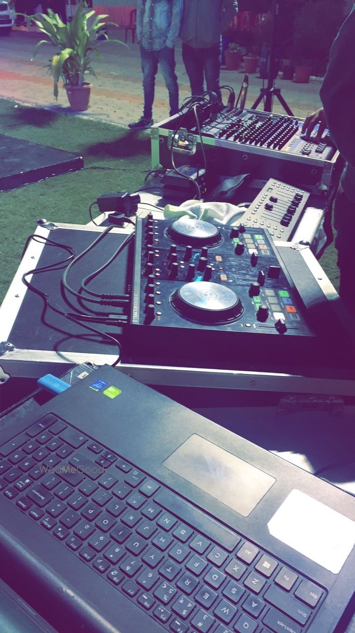 Photo By AV Projection - DJs