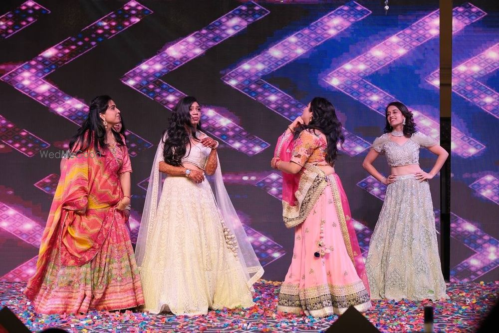 Photo By Yugam Dance Studio  - Sangeet Choreographer