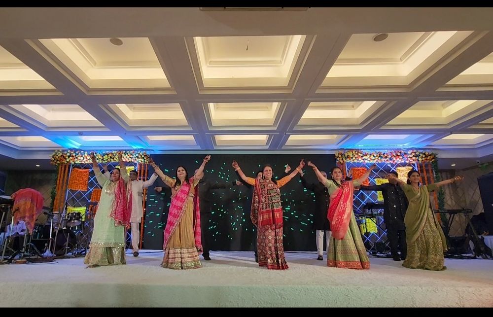 Photo By Choreographed by Ridhi Kaur Ghuraa - Sangeet Choreographer