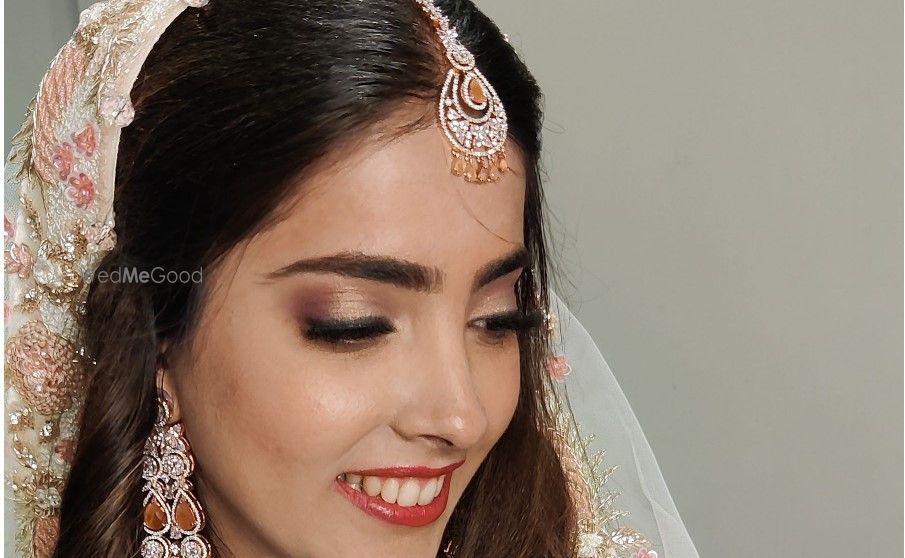 Juhi Ramrakhiani Makeup Artist