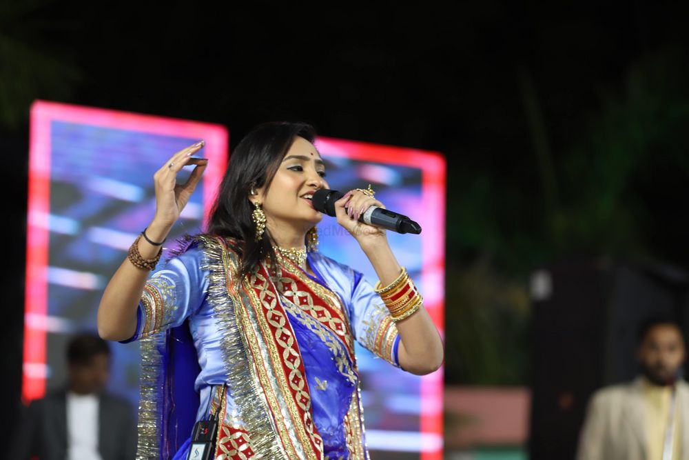 Photo By Santvani Trivedi Singer / Music Band - Wedding Entertainment 
