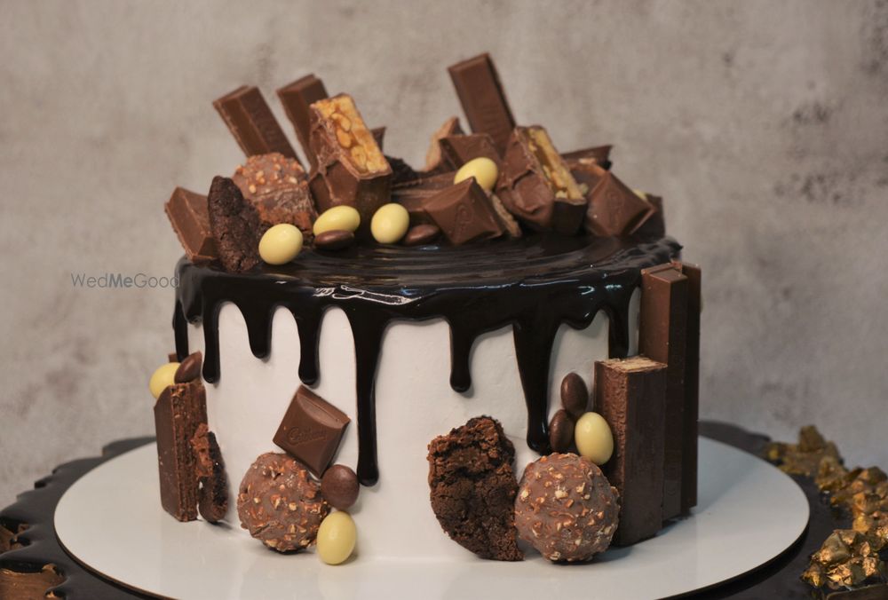 Photo By The Curvy Baker - Cake