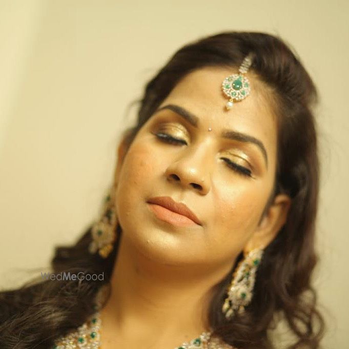 Photo By Saffiyah Quadri - Bridal Makeup
