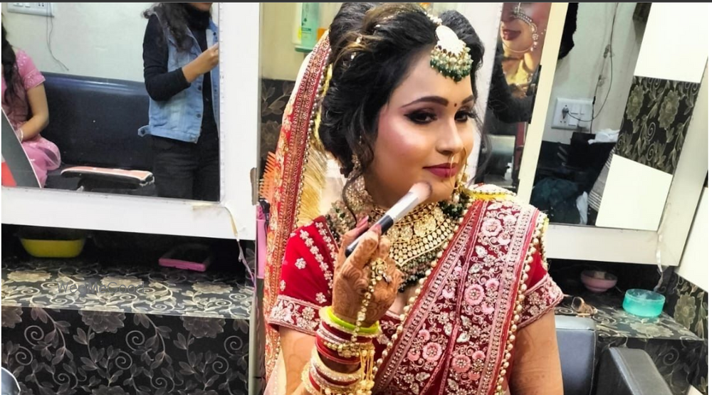 Saloni Beauty Salon