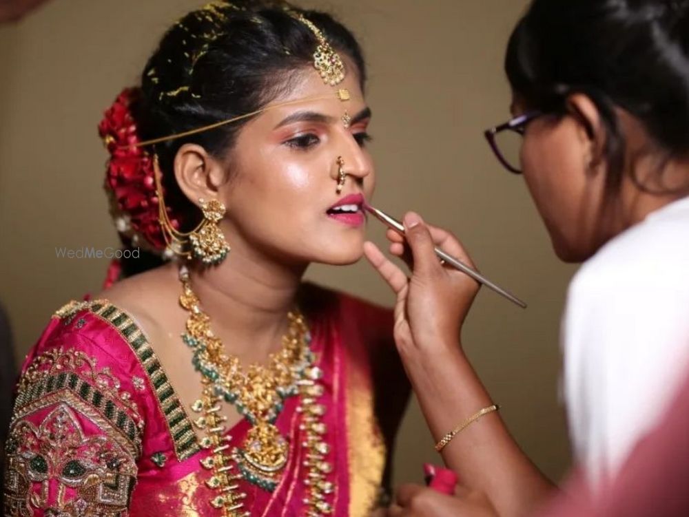 Rekha Makeups