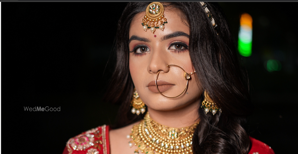 Makeup by Shreya Rastogi