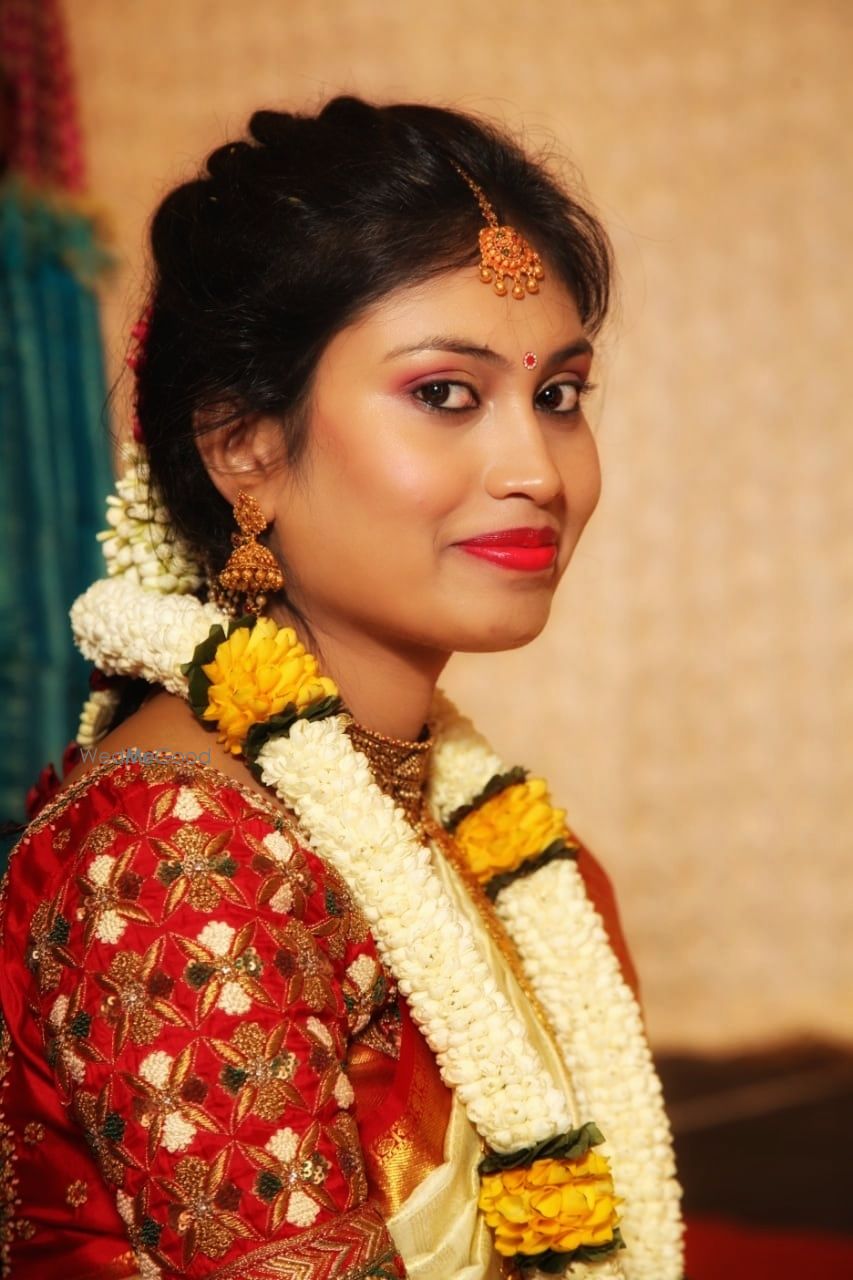 Photo By Makeovers by Anusha - Bridal Makeup