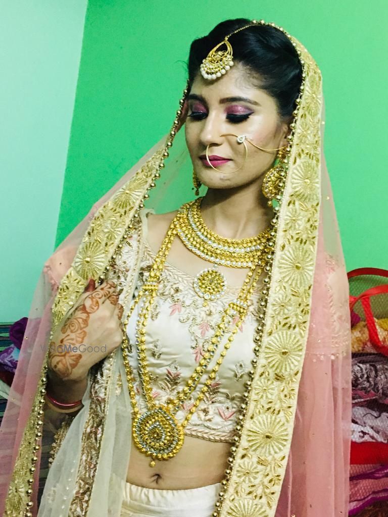 Photo By Riwayat Makeovers - Bridal Makeup