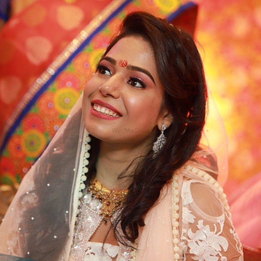 Photo By Manvi Mehta Makeovers - Bridal Makeup
