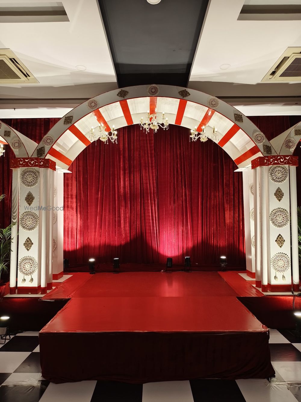 Photo By The Glitttering Arc - Decorators