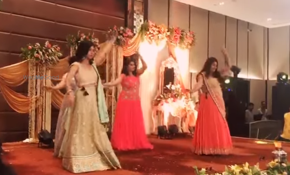 Photo By Wedding Choreography by Deepak - Sangeet Choreographer