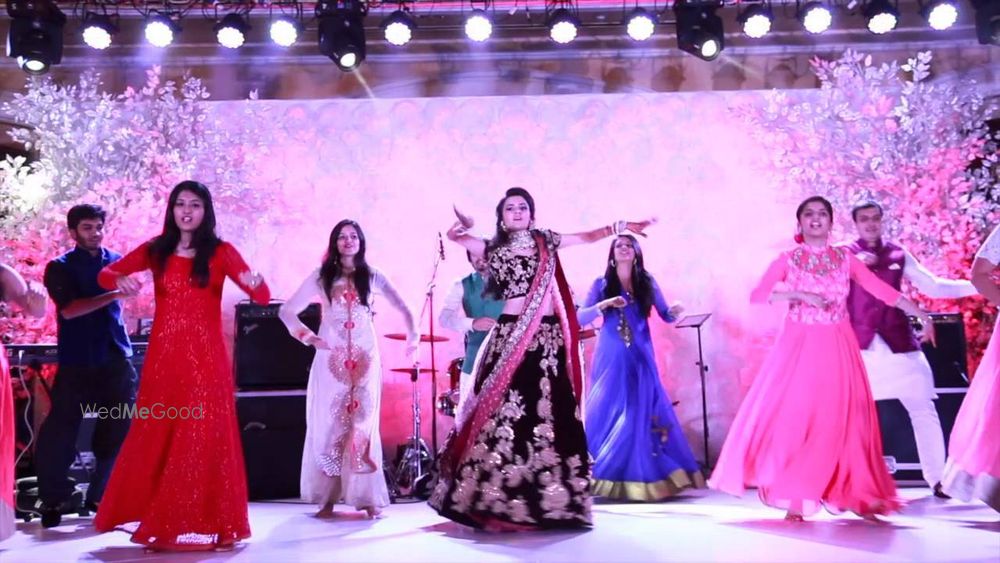Photo By Wedding Choreography by Deepak - Sangeet Choreographer