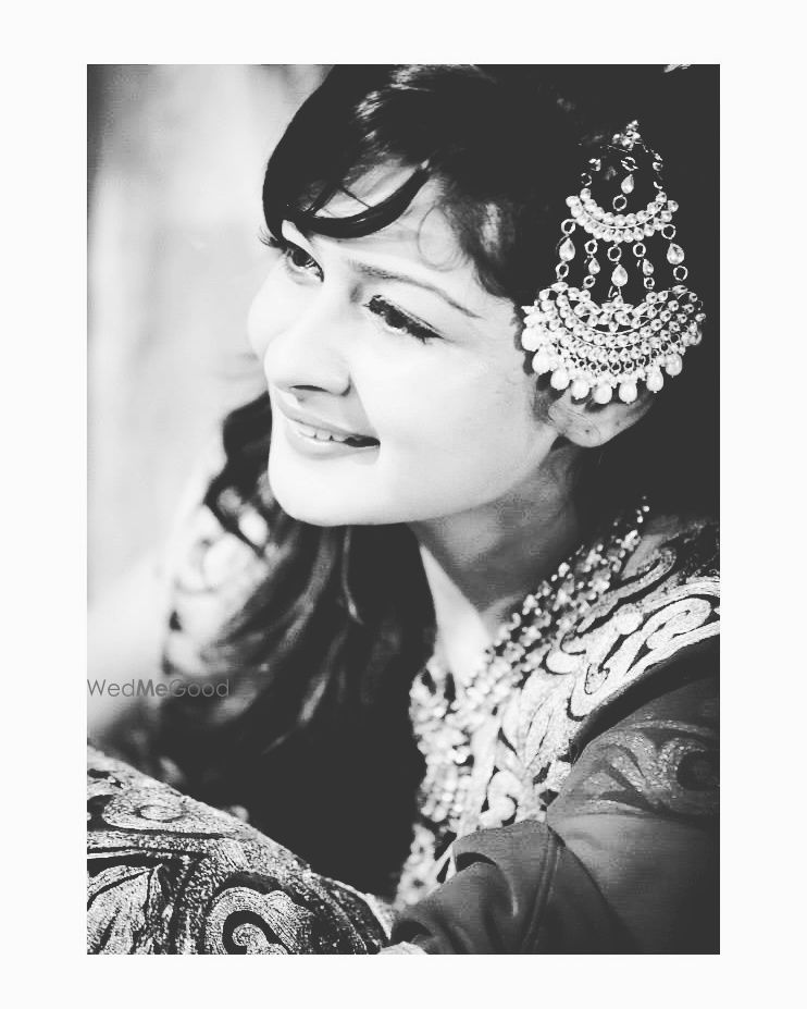 Photo of Black and White Bridal Portrait Wearing Jhoomer