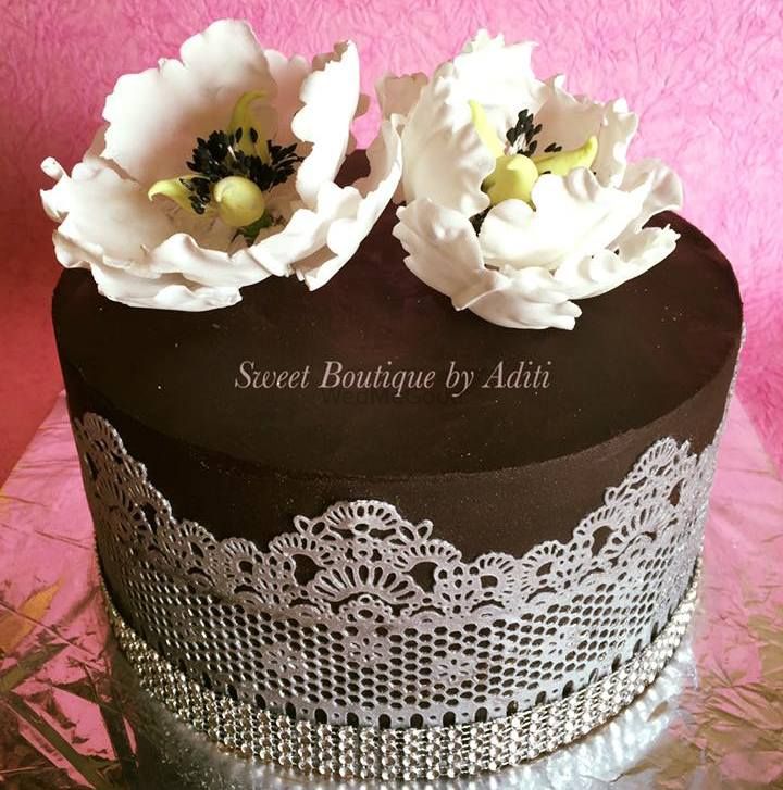 Photo By Sweet Boutique by Aditi - Cake