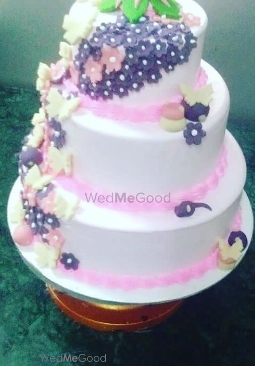 Photo By Cakes N Creams - Cake