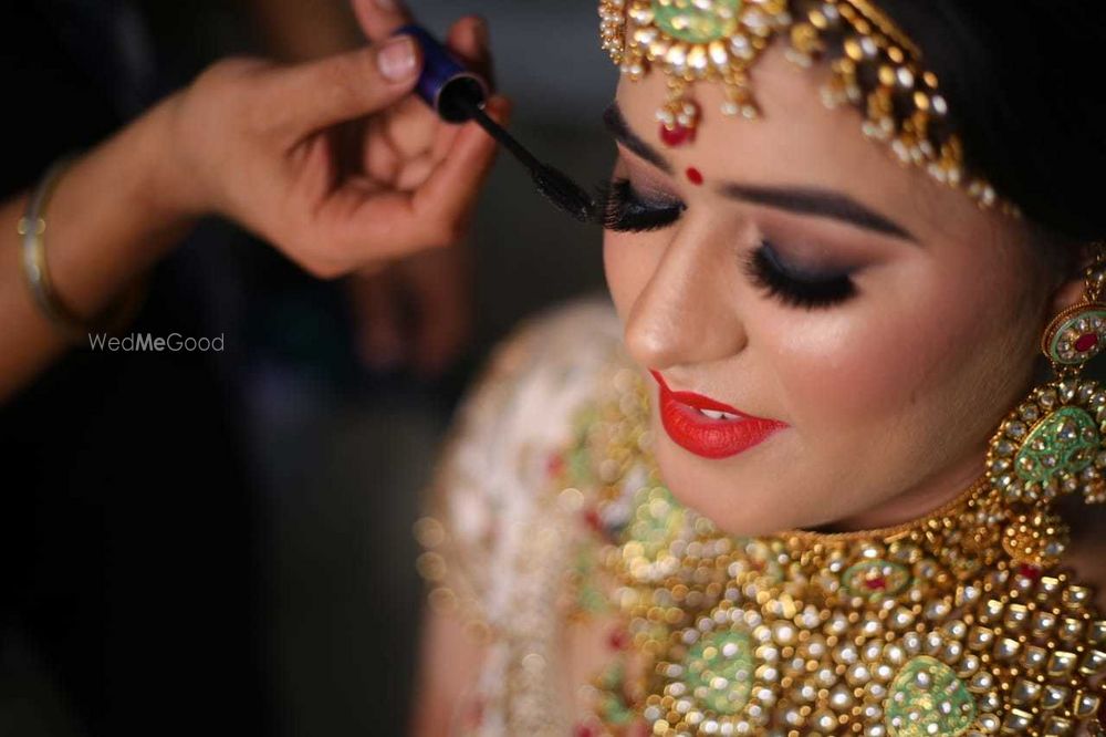 Photo By Makeovers by Nitin Girdhar - Bridal Makeup