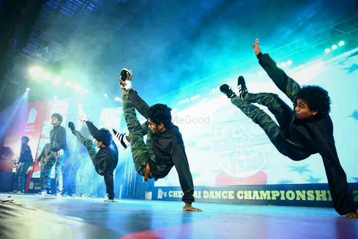 Photo By Flyerz Dance Company - Sangeet Choreographer