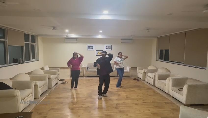 Photo By Dance Team By Vickky - Sangeet Choreographer