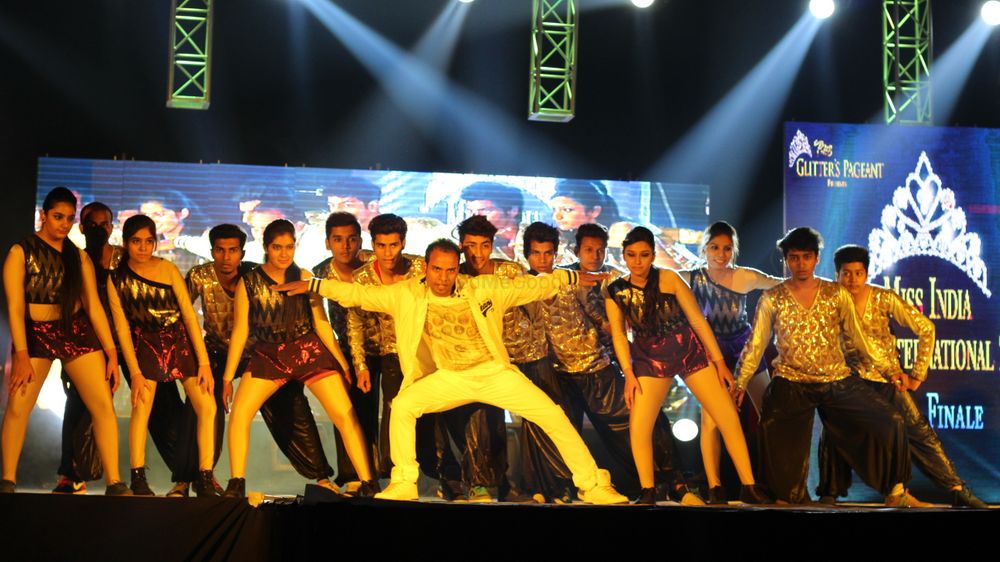 Photo By S. K. R Dance Entertainment - Sangeet Choreographer